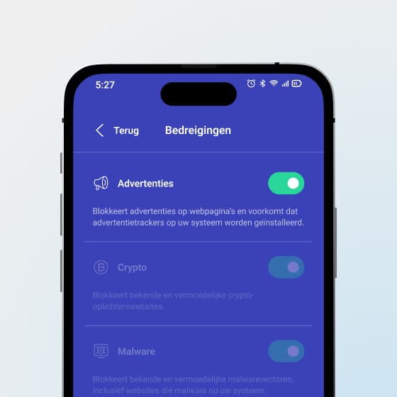 Een afbeelding van het Control Tower-scherm Bedreigingen waarop te zien is dat Advertenties, Crypto en Malware actief zijn.